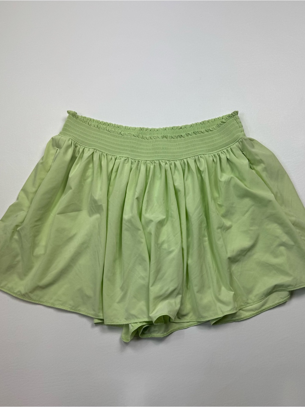 Athleta Bright Green Flutter Skirt Shorts Size Medium